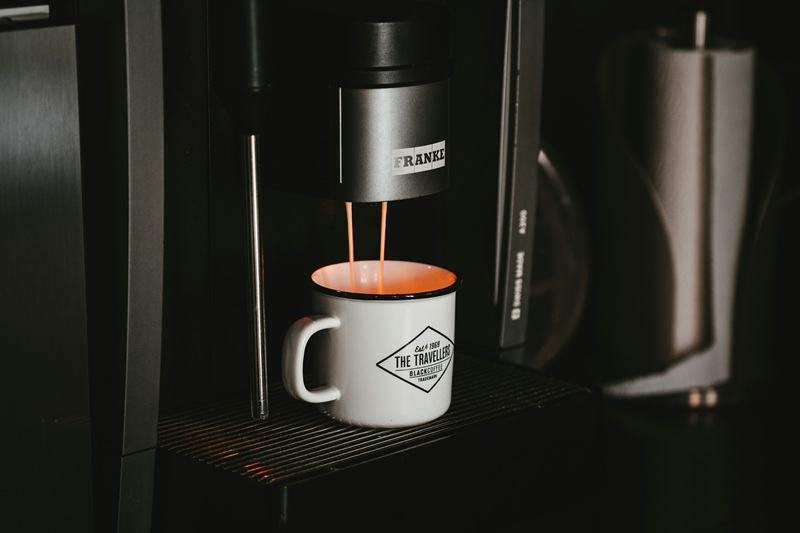 Comparison of single-serve, drip, and espresso commercial coffee machines
